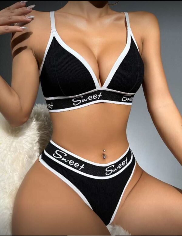 Conjunto de lencería deportiva de soutien y panty con cinta contrastante y diseño de letras para yoga  TALLA: S