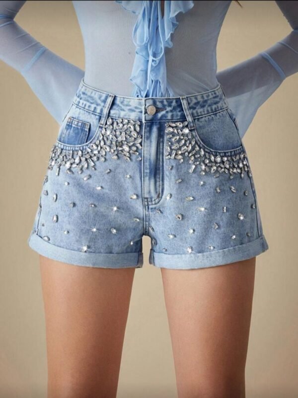Selenza Pantalones cortos de mezclilla de lujo con aplicaciones de strass Selenza Pantalones cortos de mezclilla de lujo con aplicaciones de strass Talla: 27